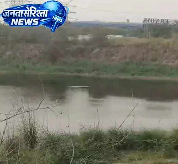 एमिटी छात्र हर्षित भट्ट की गड्ढे में डूबकर मौत, परिवार में शोक एमिटी छात्र हर्षित भट्ट की गड्ढे में डूबकर मौत, परिवार में शोक