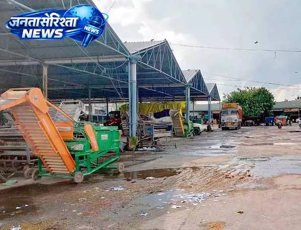 बेमौसम बारिश से Hoshiarpur के किसानों को बड़ा नुकसान बेमौसम बारिश से Hoshiarpur के किसानों को बड़ा नुकसान
