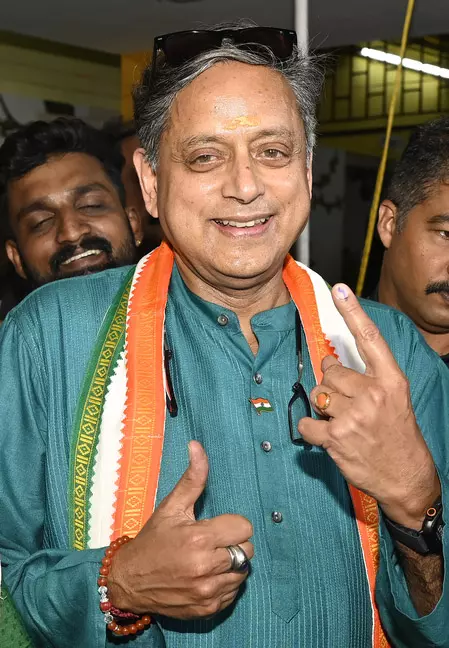 एनडीए की केरल में कोई विश्वसनीयता नहीं: कांग्रेस सांसद शशि थरूर एनडीए की केरल में कोई विश्वसनीयता नहीं: कांग्रेस सांसद शशि थरूर