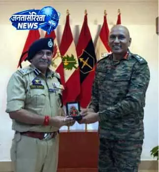 DIG और नॉर्दर्न कमांडर ने की सुरक्षा पर व्यापक बैठक DIG और नॉर्दर्न कमांडर ने की सुरक्षा पर व्यापक बैठक