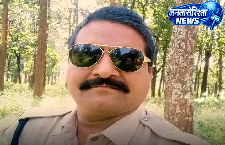 आरक्षक पर छेड़छाड़ का आरोप, सिविल लाइन थाना में FIR दर्ज आरक्षक पर छेड़छाड़ का आरोप, सिविल लाइन थाना में FIR दर्ज