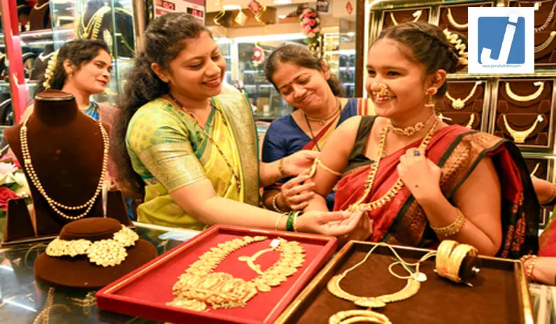 सोना-चांदी सस्ते में खरीदने का मौका; कीमतें करीब 8,000 रुपए तक घटीं सोना-चांदी सस्ते में खरीदने का मौका; कीमतें करीब 8,000 रुपए तक घटीं