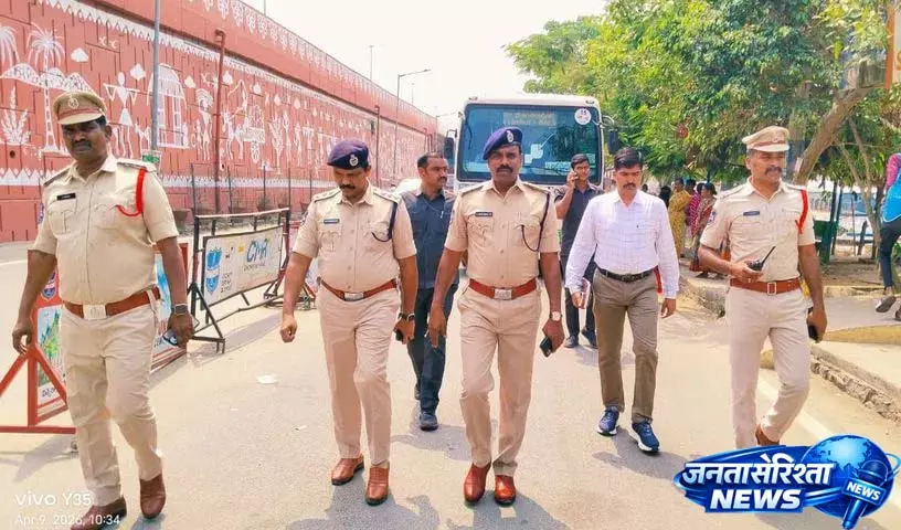 वाहन चालकों को यातायात नियमों का पालन करना चाहिए: SP Narasimha वाहन चालकों को यातायात नियमों का पालन करना चाहिए: SP Narasimha