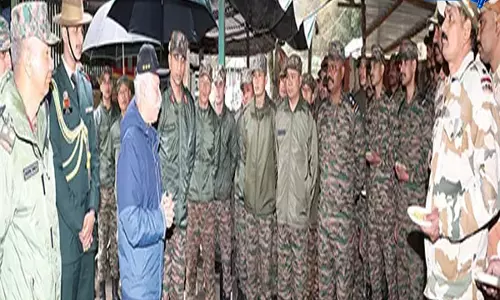 ITANAGAR: राज्यपाल ने एलएसी के पास सीमा चौकी का दौरा किया, सशस्त्र बलों का मनोबल बढ़ाया