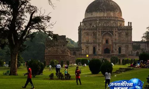 लोधी गार्डन: Delhi की हरी विरासत, 90 साल पुरानी शांति लोधी गार्डन: Delhi की हरी विरासत, 90 साल पुरानी शांति