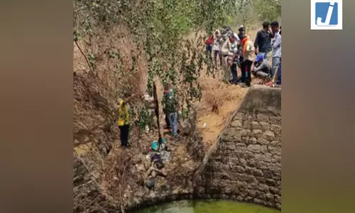 कुएं में बोरी में बंद युवक का शव मिला, पहचान मिटाने चेहरा कुचला, नहीं हुई शिनाख्त कुएं में बोरी में बंद युवक का शव मिला, पहचान मिटाने चेहरा कुचला, नहीं हुई शिनाख्त