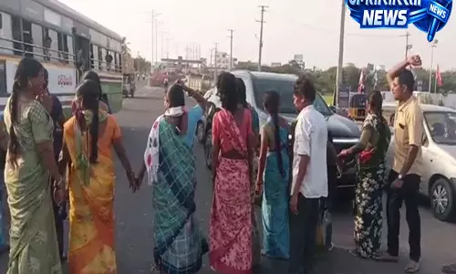 Warangal में 21 साल की महिला की मौत पर विरोध प्रदर्शन, परिवार को गैंगरेप का शक Warangal में 21 साल की महिला की मौत पर विरोध प्रदर्शन, परिवार को गैंगरेप का शक