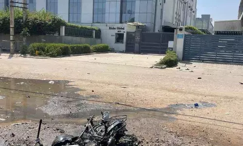 Haryana के IMT मानेसर में मज़दूरों के वेतन बढ़ाने की मांग को लेकर झड़प Haryana के IMT मानेसर में मज़दूरों के वेतन बढ़ाने की मांग को लेकर झड़प