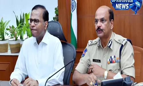 Telangana  के चीफ सेक्रेटरी ने कलेक्टरों से सड़क सुरक्षा के नए समाधान खोजने को कहा..
