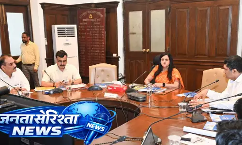 मुंबई में सफाई अभियान: BMC चीफ ने सॉलिड वेस्ट मैनेजमेंट वॉर रूम बनाने का आदेश दिया मुंबई में सफाई अभियान: BMC चीफ ने सॉलिड वेस्ट मैनेजमेंट वॉर रूम बनाने का आदेश दिया