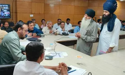 Haryana सीएम नायब सिंह सैनी ने समाधान कैंप में लोगों से की बातचीत