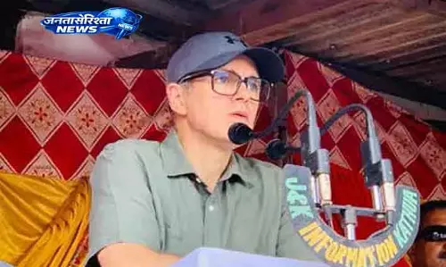CM Omar ने लाभार्थियों को अनुकंपा नियुक्ति आदेश वितरित किए