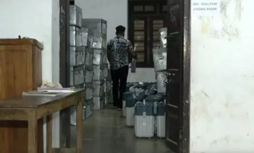 केरल चुनाव : एलडीएफ को तीसरी बार सत्ता की उम्मीद, यूडीएफ बोला-इस बार बदलाव तय