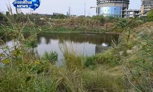 Noida में स्टूडेंट की मौत पर साजिश का आरोप, पुलिस ने डूबने की बात मानी Noida में स्टूडेंट की मौत पर साजिश का आरोप, पुलिस ने डूबने की बात मानी