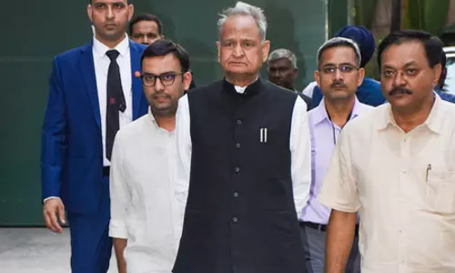गहलोत का केंद्र सरकार पर हमला, बोले-पचपदरा रिफाइनरी में देरी से विकास और रोजगार प्रभावित गहलोत का केंद्र सरकार पर हमला, बोले-पचपदरा रिफाइनरी में देरी से विकास और रोजगार प्रभावित