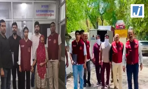 पुलिस ने ठग गिरोह की सरगना पारो समेत नकली पार्ट्स और एक्सपायर्ड सामान बेचने वाले को किया गिरफ्तार