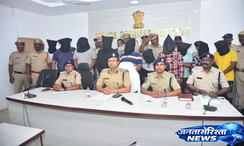 पत्नी और दो बेटियों की हत्या करने वाले पति समेत 9 अन्य Arrest