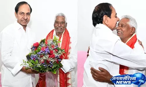 Jeevan Reddy ने केसीआर से मुलाकात की, पूर्व मंत्री भावुक