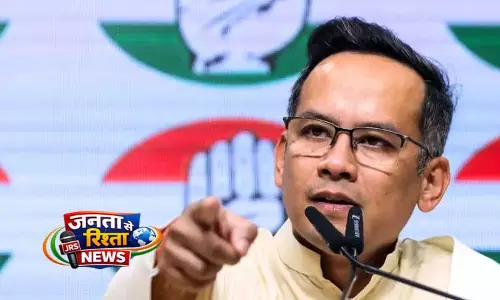 असम CM और कांग्रेस के बीच बयानबाज़ी तेज असम CM और कांग्रेस के बीच बयानबाज़ी तेज