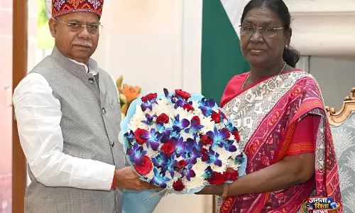 तेलंगाना के राज्यपाल शुक्ला ने राष्ट्रपति मुर्मू से की मुलाकात, PM मोदी से भी मिले तेलंगाना के राज्यपाल शुक्ला ने राष्ट्रपति मुर्मू से की मुलाकात, PM मोदी से भी मिले