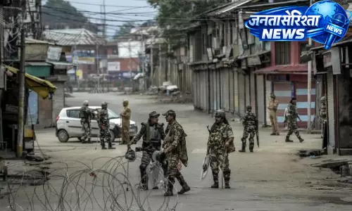 Manipur ने इंफाल पश्चिम, इंफाल पूर्व और थौबल में कर्फ्यू में आंशिक ढील दी Manipur ने इंफाल पश्चिम, इंफाल पूर्व और थौबल में कर्फ्यू में आंशिक ढील दी