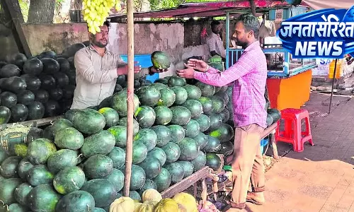 Humnabad तालुका में धूप की वजह से तापमान में बहुत ज़्यादा बढ़ोतरी हुई Humnabad तालुका में धूप की वजह से तापमान में बहुत ज़्यादा बढ़ोतरी हुई