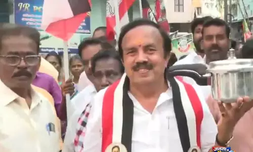 तमिलनाडु चुनाव: AMMK उम्मीदवार राजशेखरन ने तिरुचिरापल्ली पश्चिम में घर-घर जाकर प्रचार किया