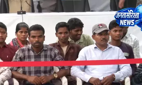 BIG BREAKING: तेलंगाना में 42 नक्सलियों का आत्मसमर्पण