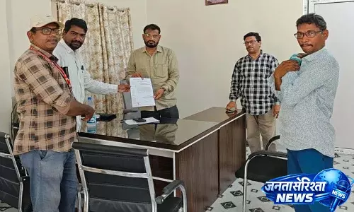 AITUC ने येदुलापुरम नगर निगम कर्मचारियों के लिए दुर्घटना बीमा की मांग की AITUC ने येदुलापुरम नगर निगम कर्मचारियों के लिए दुर्घटना बीमा की मांग की