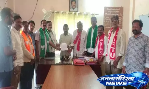 Kodad नेताओं ने अनाज खरीद में हुए नुकसान के खिलाफ कार्रवाई की मांग की Kodad नेताओं ने अनाज खरीद में हुए नुकसान के खिलाफ कार्रवाई की मांग की