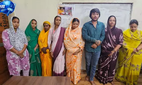 लग्जरी कार से घूमकर चैन चोरी करने वाला अंतरराज्यीय गिरोह पकड़ा, 8 आरोपी गिरफ्तार लग्जरी कार से घूमकर चैन चोरी करने वाला अंतरराज्यीय गिरोह पकड़ा, 8 आरोपी गिरफ्तार