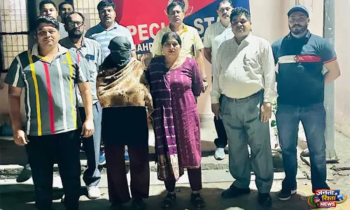 शाहदरा ऑपरेशन में दो महीने की सघन तलाशी के बाद Delhi Police ने ड्रग सरगना कुसुम को किया गिरफ्तार शाहदरा ऑपरेशन में दो महीने की सघन तलाशी के बाद Delhi Police ने ड्रग सरगना कुसुम को किया गिरफ्तार