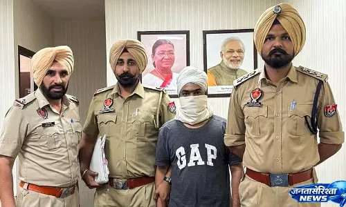 Punjab: ‘कमल कौर भाभी’ मर्डर केस में फरार अमृतपाल UAE डिपोर्टेशन के बाद गिरफ्तार Punjab: ‘कमल कौर भाभी’ मर्डर केस में फरार अमृतपाल UAE डिपोर्टेशन के बाद गिरफ्तार