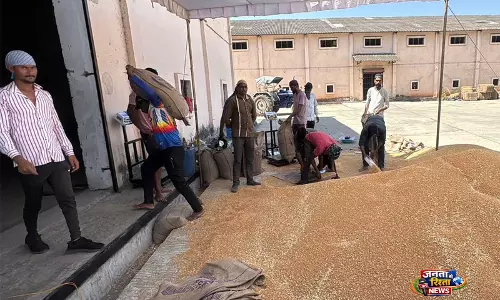 भोपाल में MSP पर गेहूं की खरीद शुरू होने पर किसानों ने कीमतों और व्यवस्था पर संतोष जताया भोपाल में MSP पर गेहूं की खरीद शुरू होने पर किसानों ने कीमतों और व्यवस्था पर संतोष जताया