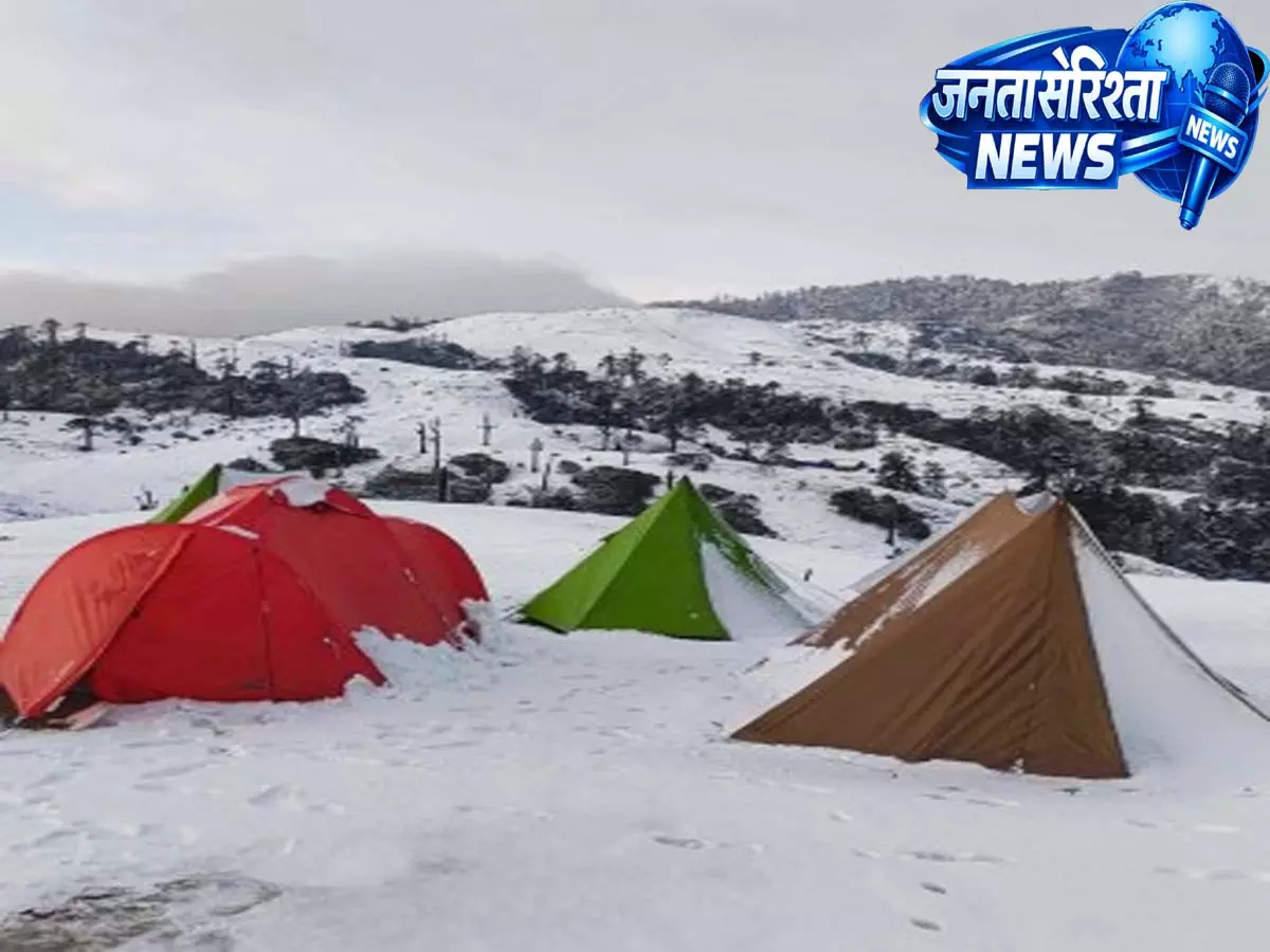 DARJEELING: संदकफू क्षेत्र में ताज़ा बर्फबारी DARJEELING: संदकफू क्षेत्र में ताज़ा बर्फबारी