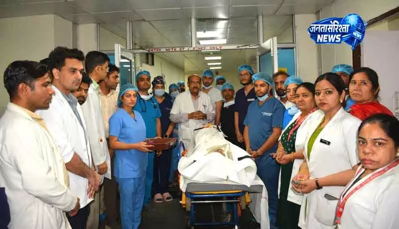 Rohtak से Delhi ग्रीन कॉरिडोर से पांच की जान बची, दो को मिली रोशनी Rohtak से Delhi ग्रीन कॉरिडोर से पांच की जान बची, दो को मिली रोशनी