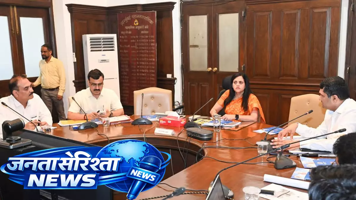 मुंबई में सफाई अभियान: BMC चीफ ने सॉलिड वेस्ट मैनेजमेंट वॉर रूम बनाने का आदेश दिया मुंबई में सफाई अभियान: BMC चीफ ने सॉलिड वेस्ट मैनेजमेंट वॉर रूम बनाने का आदेश दिया