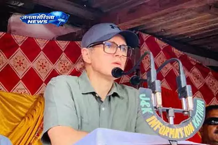 CM Omar ने लाभार्थियों को अनुकंपा नियुक्ति आदेश वितरित किए CM Omar ने लाभार्थियों को अनुकंपा नियुक्ति आदेश वितरित किए