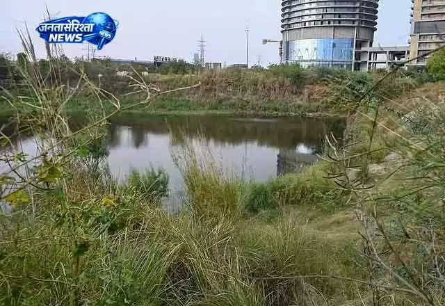 Noida में स्टूडेंट की मौत पर साजिश का आरोप, पुलिस ने डूबने की बात मानी Noida में स्टूडेंट की मौत पर साजिश का आरोप, पुलिस ने डूबने की बात मानी