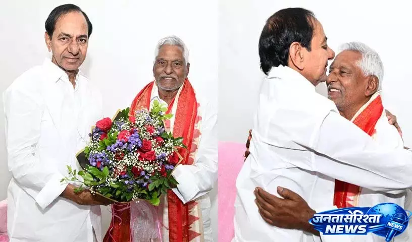 Jeevan Reddy ने केसीआर से मुलाकात की, पूर्व मंत्री भावुक Jeevan Reddy ने केसीआर से मुलाकात की, पूर्व मंत्री भावुक