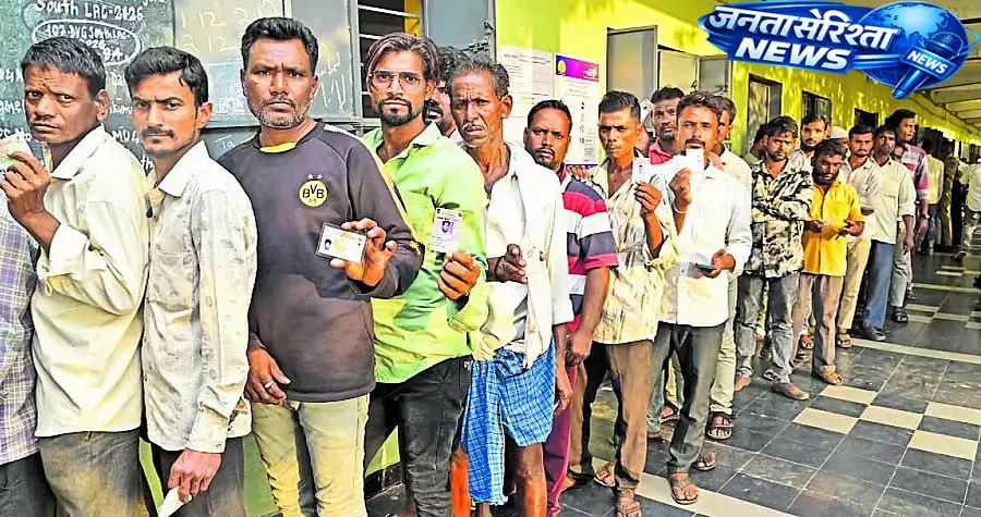 Karnataka : वोटिंग मशीन में शामिल होने वाले उम्मीदवारों का भविष्य Karnataka : वोटिंग मशीन में शामिल होने वाले उम्मीदवारों का भविष्य