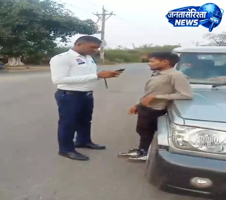 CG: शराब पीकर वाहन चलाने वाले 87 चालकों पर 9.65 लाख का जुर्माना CG: शराब पीकर वाहन चलाने वाले 87 चालकों पर 9.65 लाख का जुर्माना