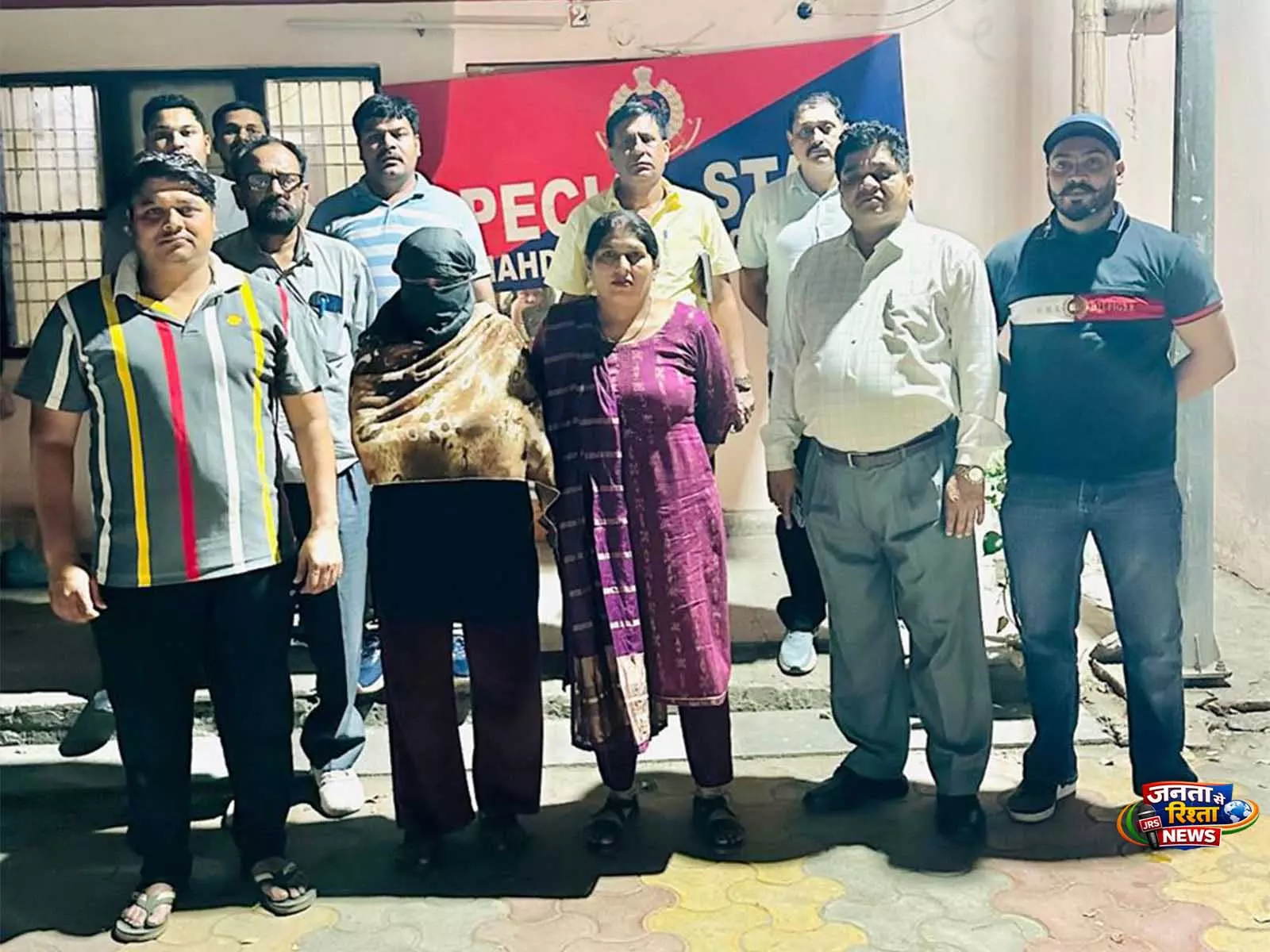 शाहदरा ऑपरेशन में दो महीने की सघन तलाशी के बाद Delhi Police ने ड्रग सरगना कुसुम को किया गिरफ्तार शाहदरा ऑपरेशन में दो महीने की सघन तलाशी के बाद Delhi Police ने ड्रग सरगना कुसुम को किया गिरफ्तार