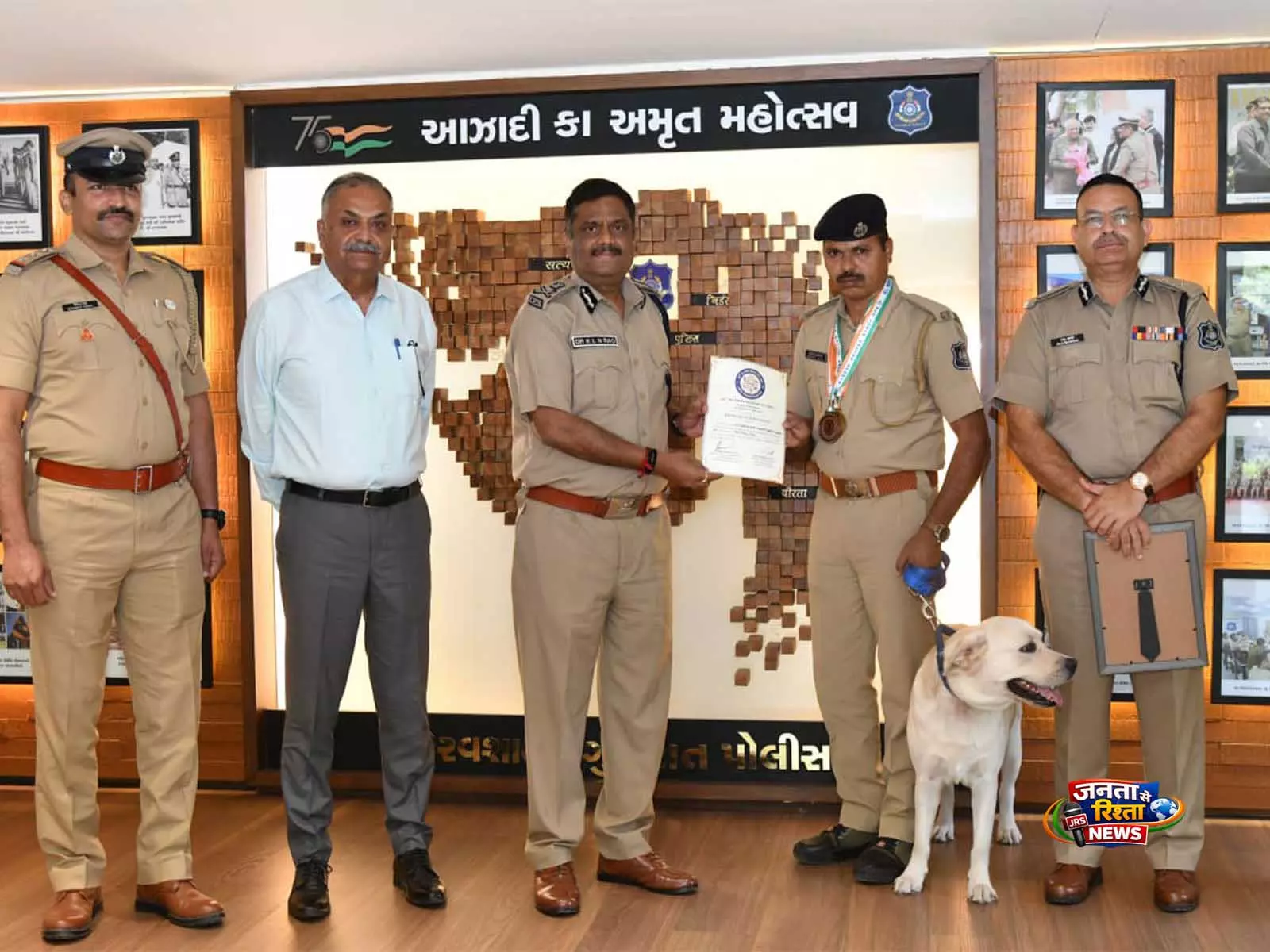 Gujarat Police का कुत्ता चेक 16 साल बाद 69वीं अखिल भारतीय पुलिस ड्यूटी मीट में स्वर्ण और कांस्य पदक जीता Gujarat Police का कुत्ता चेक 16 साल बाद 69वीं अखिल भारतीय पुलिस ड्यूटी मीट में स्वर्ण और कांस्य पदक जीता