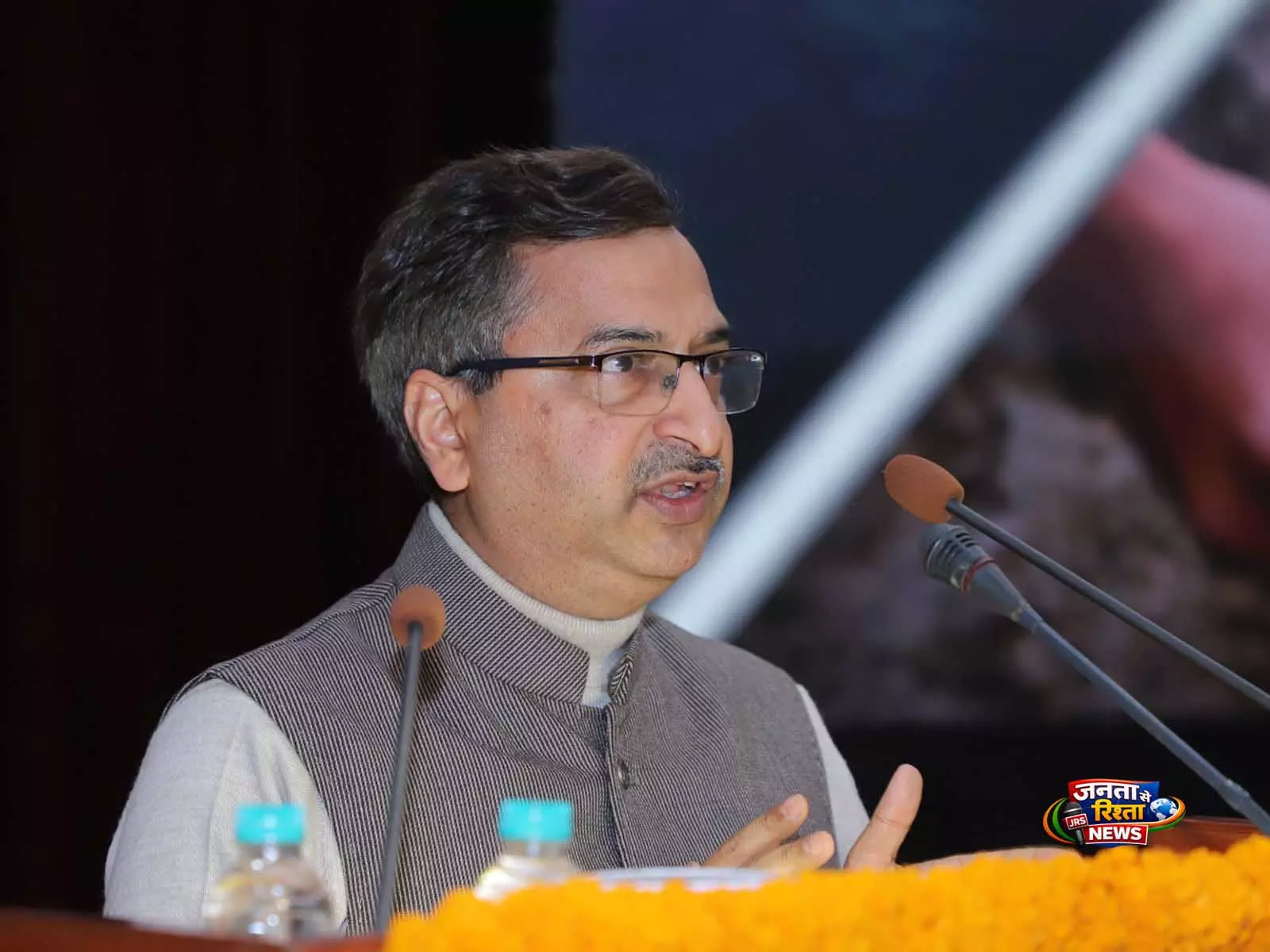 भारत का लक्ष्य 2-3 वर्षों में पूर्ण EV बैटरी इकोसिस्टम तैयार करना है: खान सचिव भारत का लक्ष्य 2-3 वर्षों में पूर्ण EV बैटरी इकोसिस्टम तैयार करना है: खान सचिव