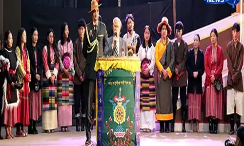 ITANAGAR: राज्यपाल और मुख्यमंत्री ने नाटक ‘तिरंगा इन तवांग’ में हिस्सा लिया