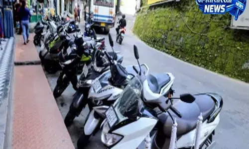 Aizawl: क्या आइजोल में स्कूटर की तेज़ी पब्लिक ट्रांसपोर्ट के फेल होने का संकेत है? Aizawl: क्या आइजोल में स्कूटर की तेज़ी पब्लिक ट्रांसपोर्ट के फेल होने का संकेत है?