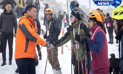 Arunachal CM पेमा खांडू ने PT त्सो कैंप में तवांग विंटर स्पोर्ट्स को बढ़ावा देने का समर्थन किया Arunachal CM पेमा खांडू ने PT त्सो कैंप में तवांग विंटर स्पोर्ट्स को बढ़ावा देने का समर्थन किया