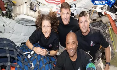 10 दिन में ऐतिहासिक मिशन: NASA का आर्टेमिस II क्रू 50 साल बाद इंसानों के साथ चांद यात्रा पूरी कर लौटा 10 दिन में ऐतिहासिक मिशन: NASA का आर्टेमिस II क्रू 50 साल बाद इंसानों के साथ चांद यात्रा पूरी कर लौटा