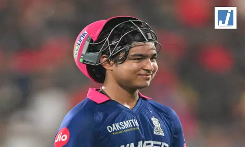 IPL 2026: मैं गेंदबाज नहीं गेंद को देखता हूं, बुमराह और हेजलवुड की धुनाई पर बोले वैभव सूर्यवंशी IPL 2026: मैं गेंदबाज नहीं गेंद को देखता हूं, बुमराह और हेजलवुड की धुनाई पर बोले वैभव सूर्यवंशी